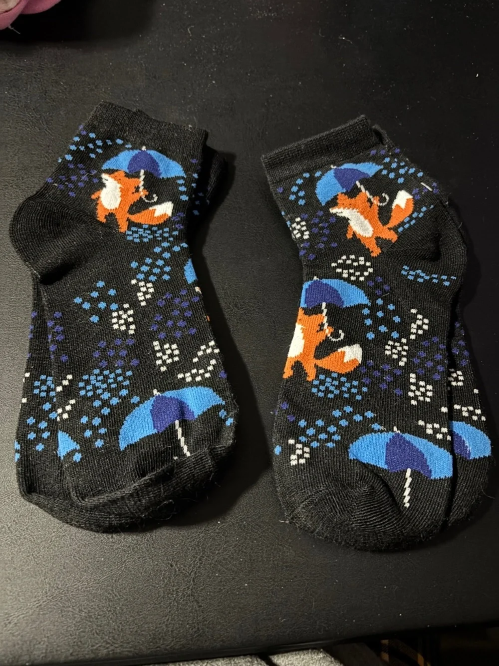 Fox in the rain socks